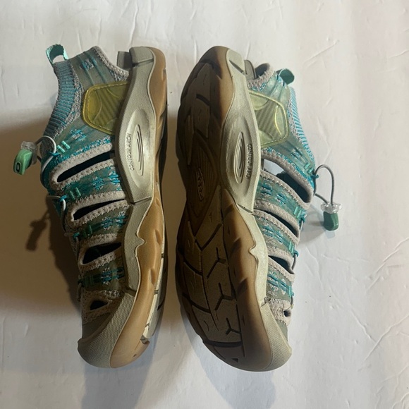 Keen cushion arch Teal Gray and green tones Hiking Sandals w bungee cord pull - Picture 4 of 8